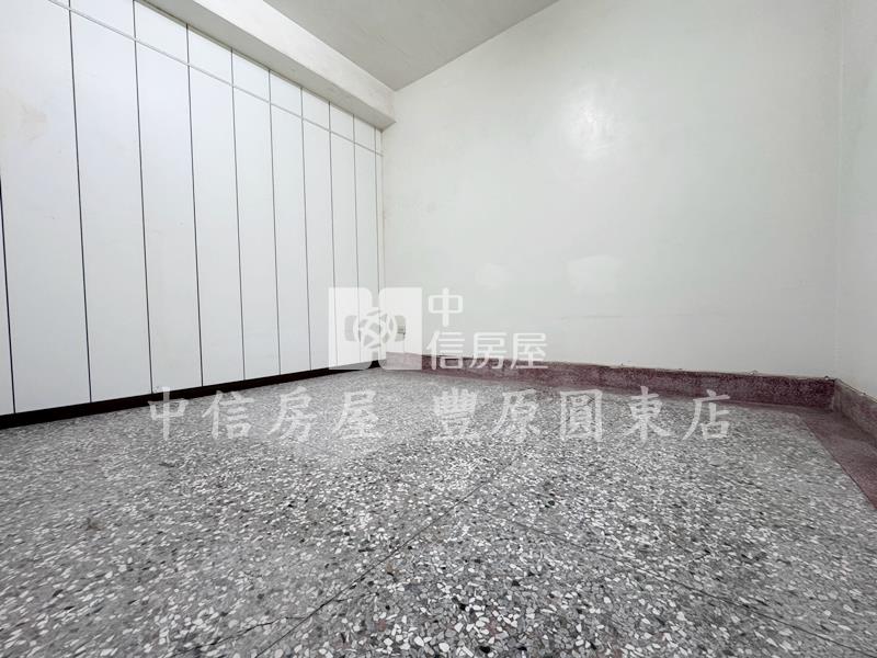 豐東全聯透天房屋室內格局與周邊環境