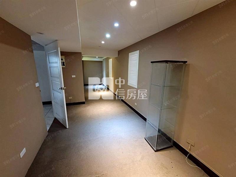 桃園藝文商圈傳家三角窗黃金店面王房屋室內格局與周邊環境