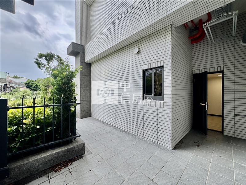 有福稀有一樓庭院兩房車房屋室內格局與周邊環境