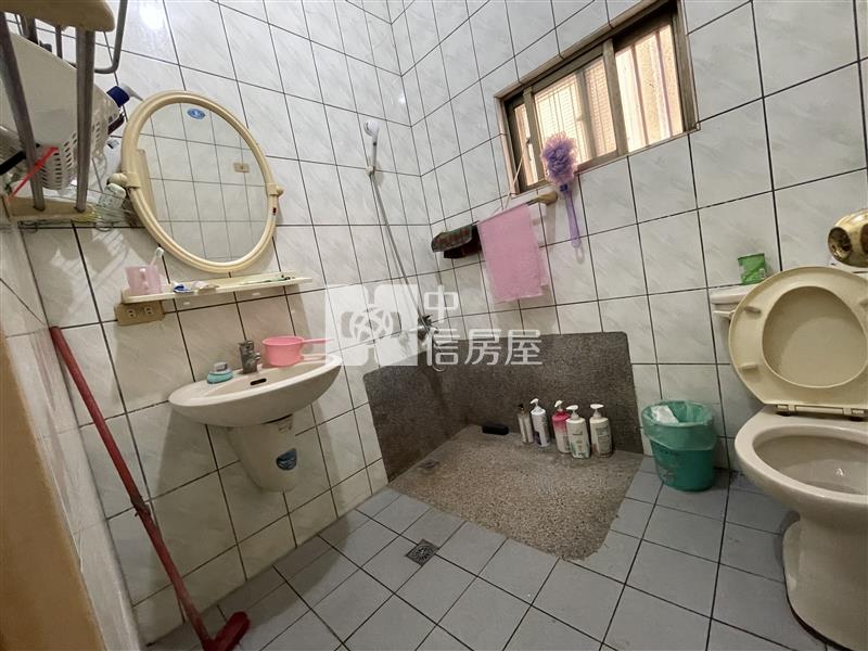 中壢新屋交流道大地坪透天房屋室內格局與周邊環境