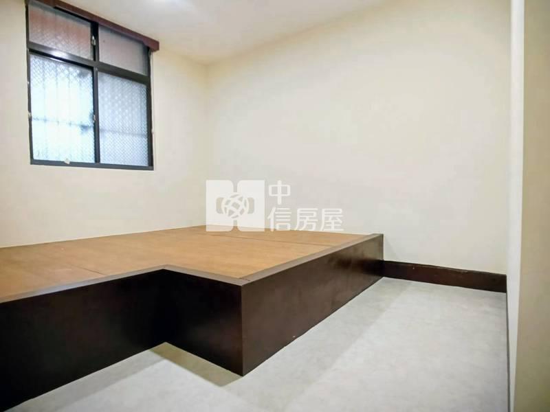 專/平鎮新榮路黃金三樓2+1全新整理非投資客房屋室內格局與周邊環境