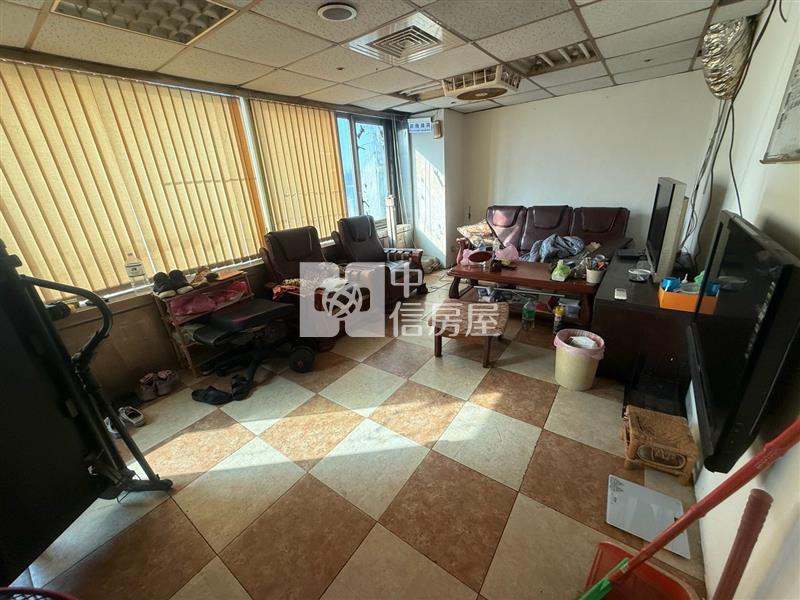 愛一路電梯收租大戶房屋室內格局與周邊環境