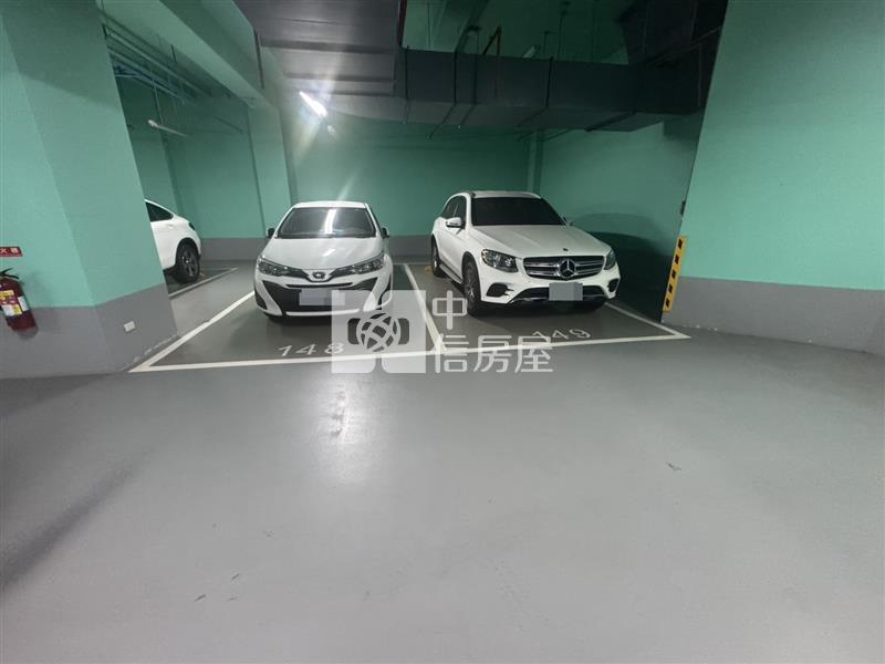美術特區國美四房雙平車視野戶房屋室內格局與周邊環境