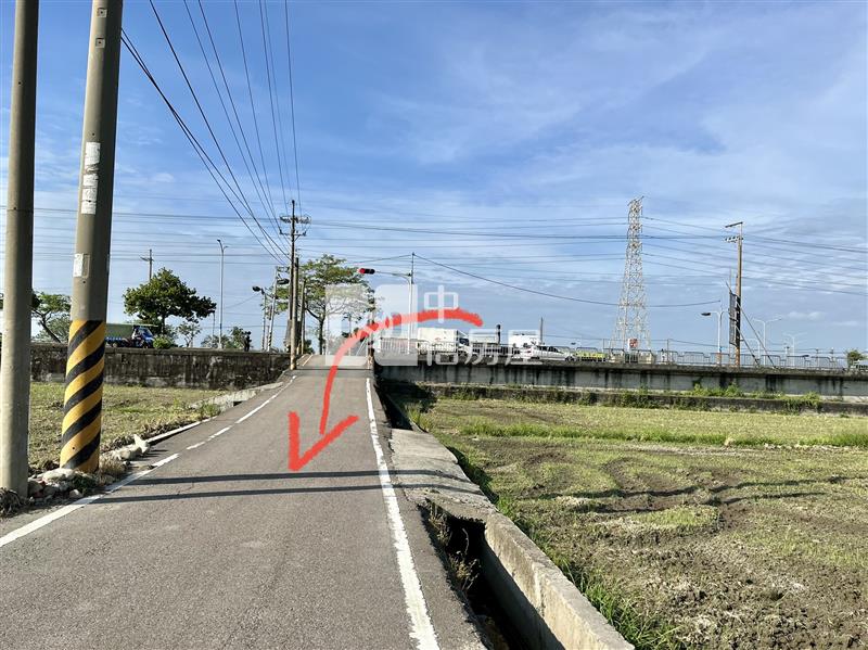 龍井臨港東路旁稀有方正農地房屋室內格局與周邊環境