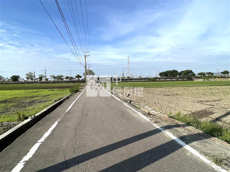 龍井臨港東路旁稀有方正農地房屋室內格局與周邊環境