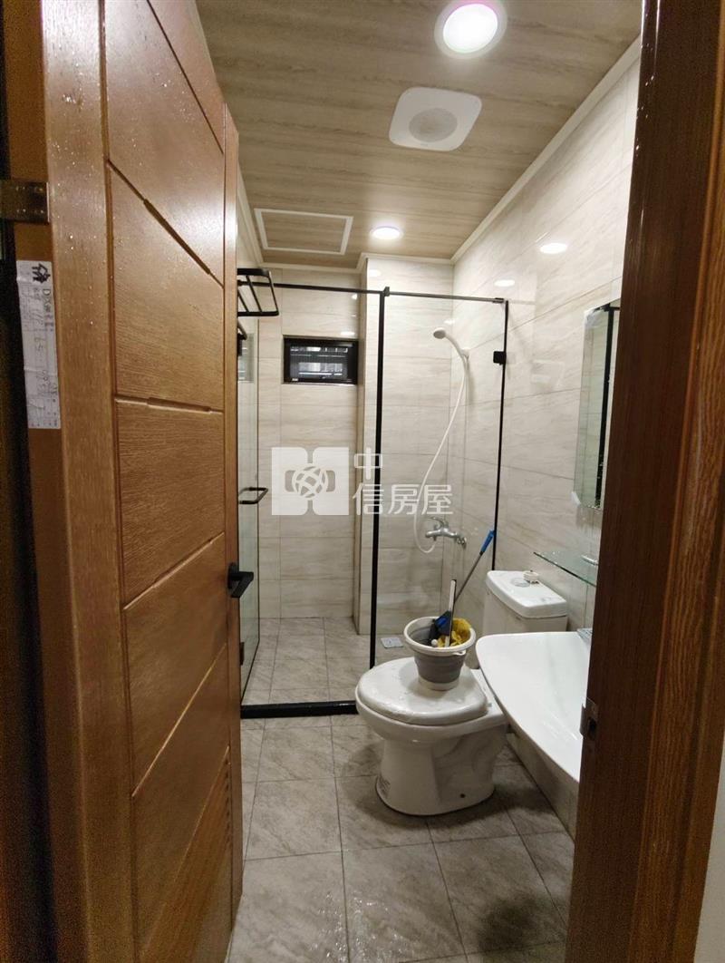 中興商圈免整理靜巷透天房屋室內格局與周邊環境
