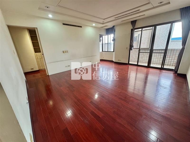 博愛路超大美三房房屋室內格局與周邊環境
