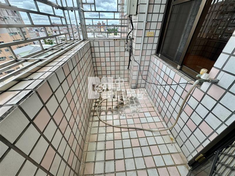 博愛路超大美三房房屋室內格局與周邊環境