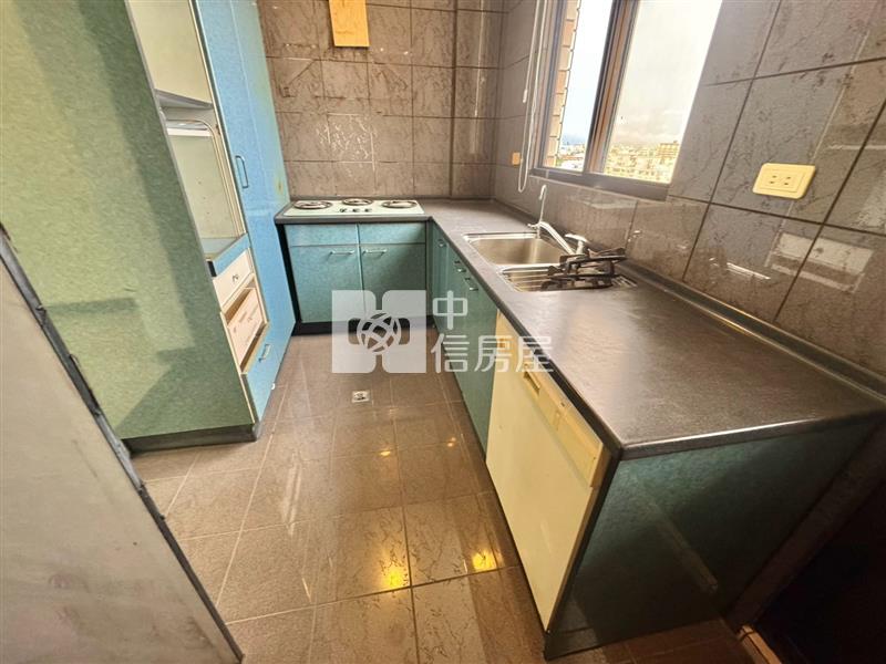博愛路超大美三房房屋室內格局與周邊環境