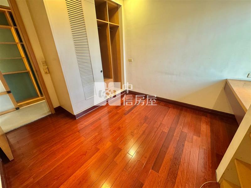 博愛路超大美三房房屋室內格局與周邊環境
