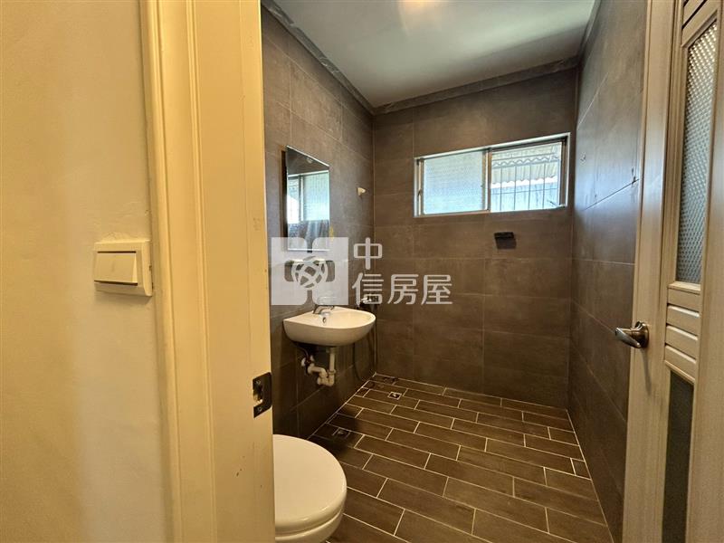 臨永華國小整新美美公寓房屋室內格局與周邊環境