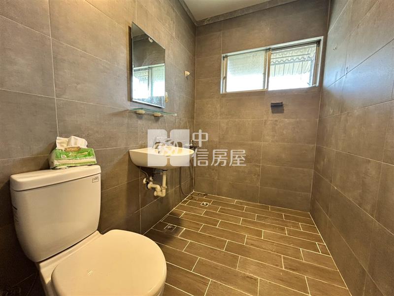 臨永華國小整新美美公寓房屋室內格局與周邊環境
