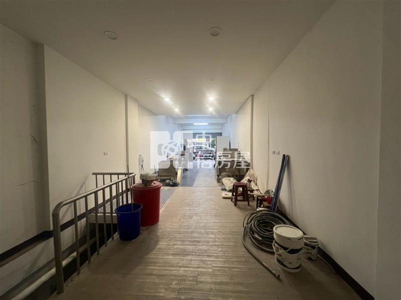大里30米路旁黃金店面房屋室內格局與周邊環境