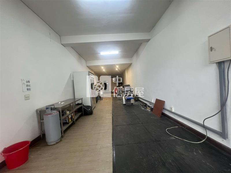 大里30米路旁黃金店面房屋室內格局與周邊環境