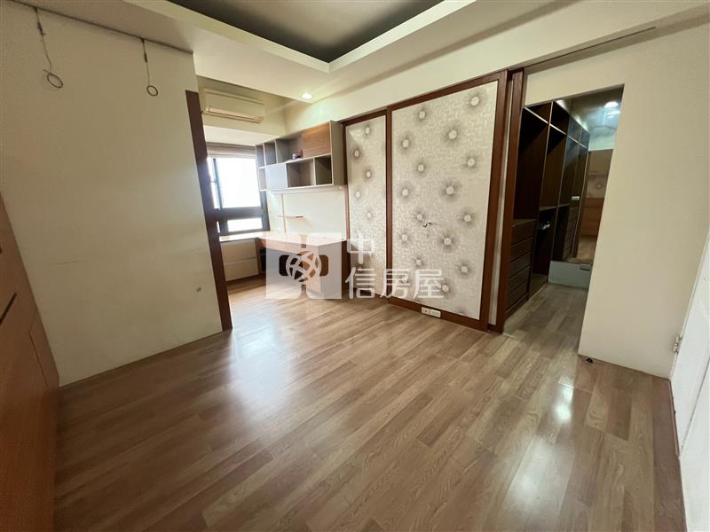 震後中山醫好市多朝南四房雙車位房屋室內格局與周邊環境