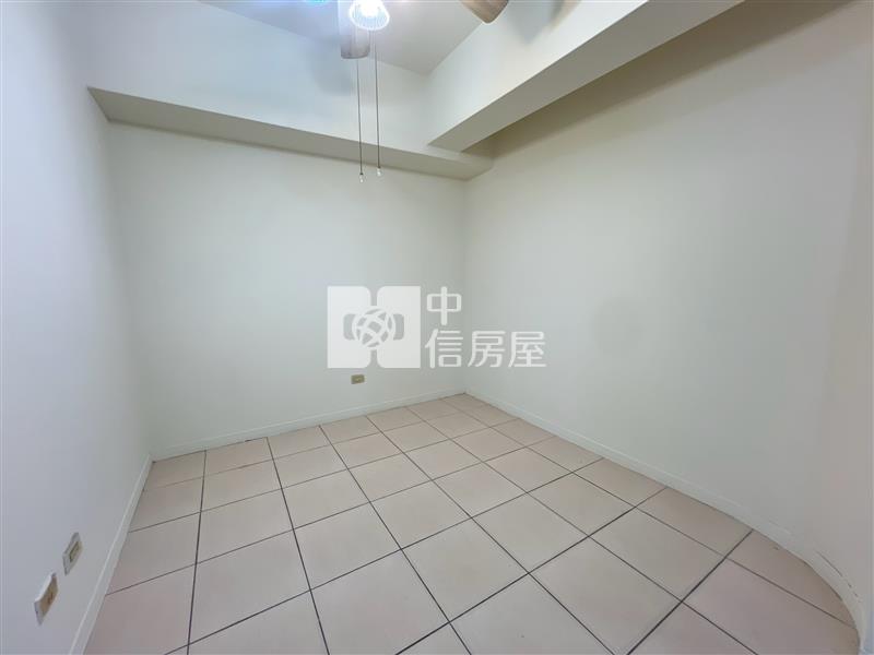 火車站第三市場低公設大三房房屋室內格局與周邊環境