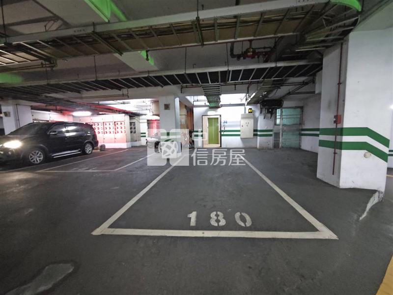 正文心南路大面寬金店面房屋室內格局與周邊環境
