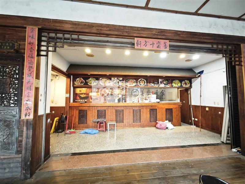 正文心南路大面寬金店面房屋室內格局與周邊環境