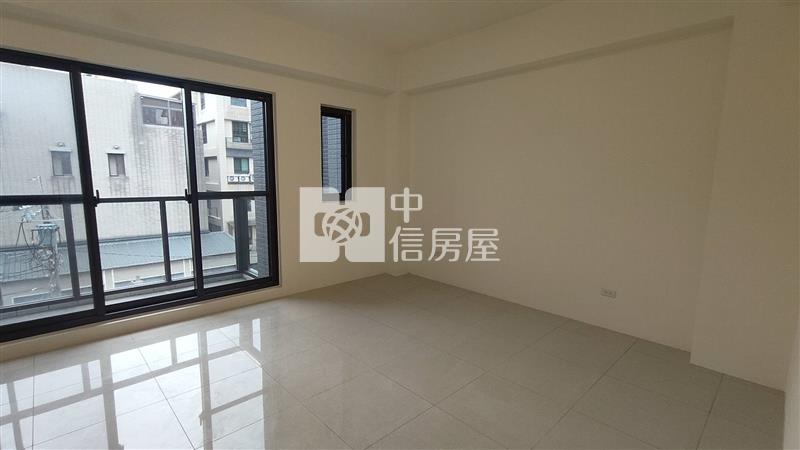 【奔馳】草漯大地坪電梯別墅房屋室內格局與周邊環境