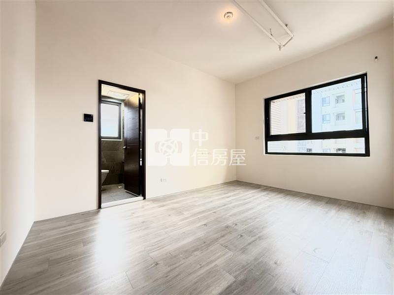 鼎佳興境全新朝南三房平車（專任）房屋室內格局與周邊環境