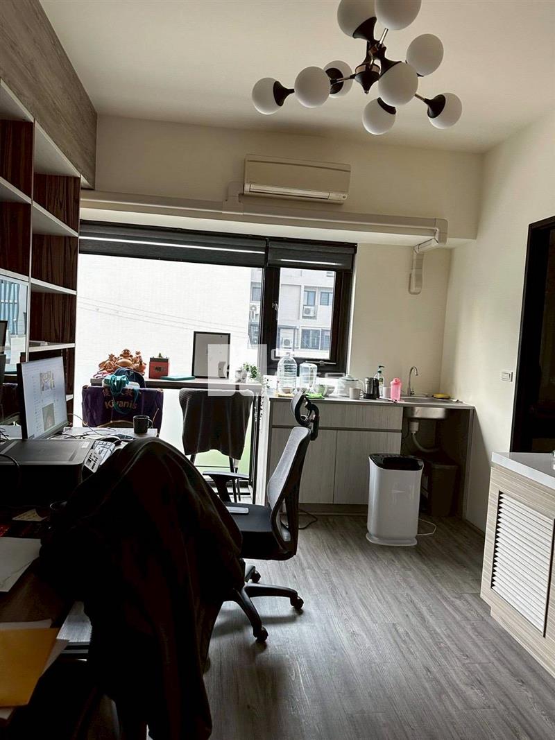 樂福-新光特區-順天璞玥-賺錢金店面房屋室內格局與周邊環境