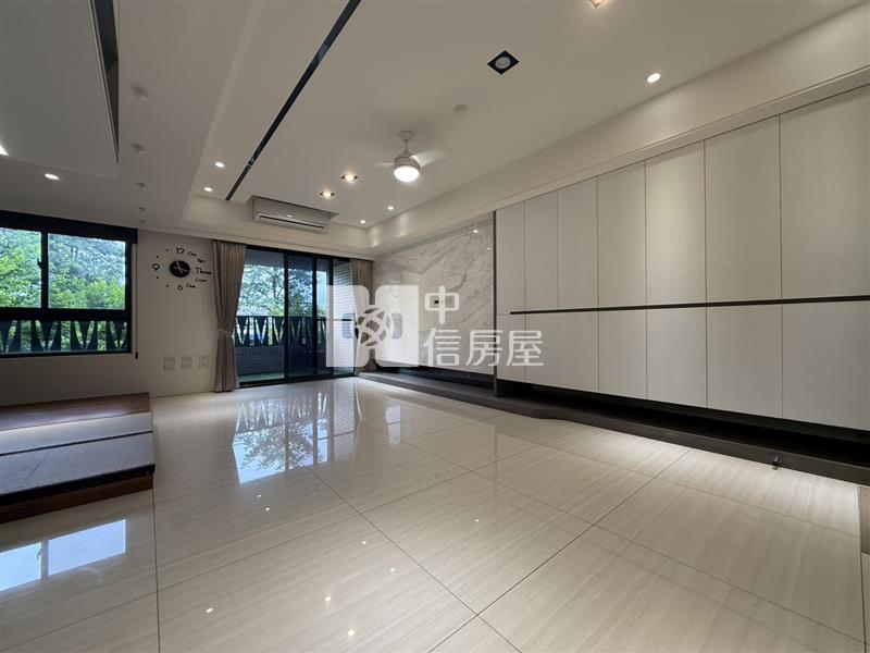 登陽硯12三改二平車稀有露臺戶房屋室內格局與周邊環境