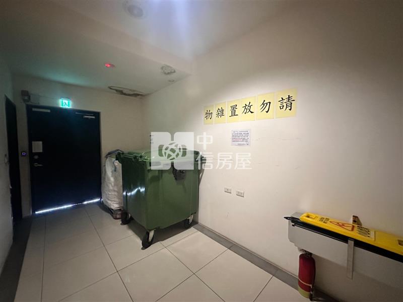 過嶺-名馳雋朗2期1樓店住房屋室內格局與周邊環境