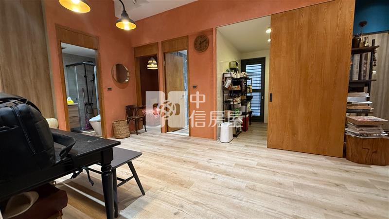 過嶺-名馳雋朗2期1樓店住房屋室內格局與周邊環境
