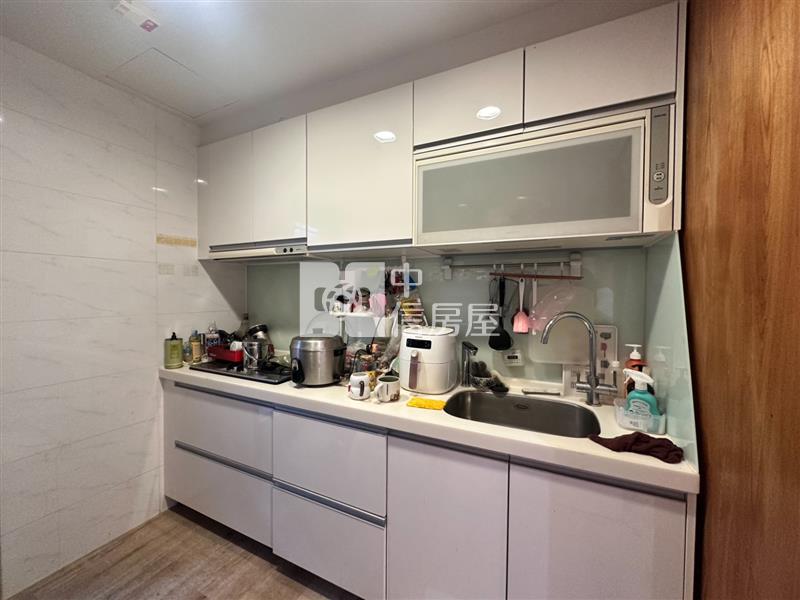 過嶺-名馳雋朗2期1樓店住房屋室內格局與周邊環境