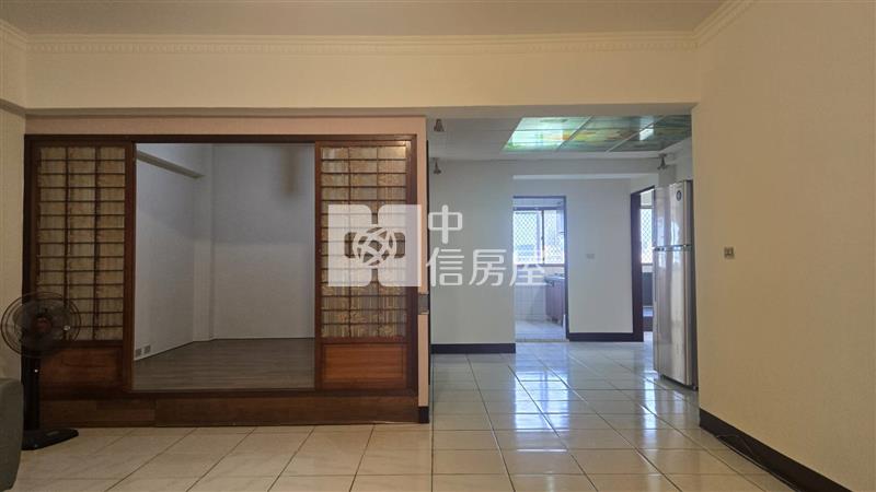 員林稅捐處旁華廈房屋室內格局與周邊環境