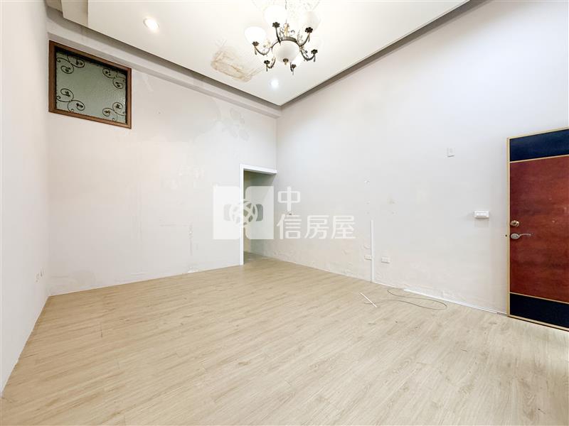 五期公益商圈前院透天房屋室內格局與周邊環境