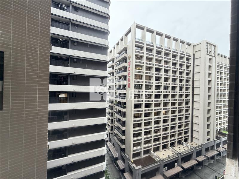 【安家】青埔喜徠登B棟大棟距1+1房車房屋室內格局與周邊環境