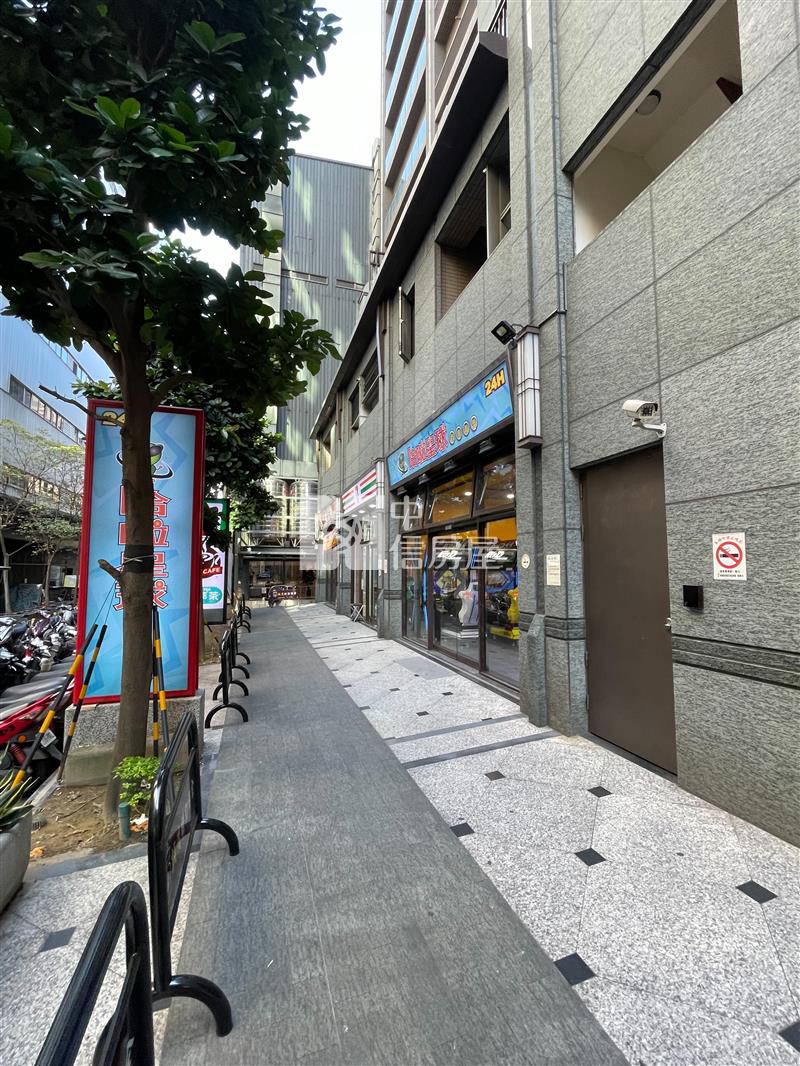 統領百貨旁*優質電梯2房車房屋室內格局與周邊環境