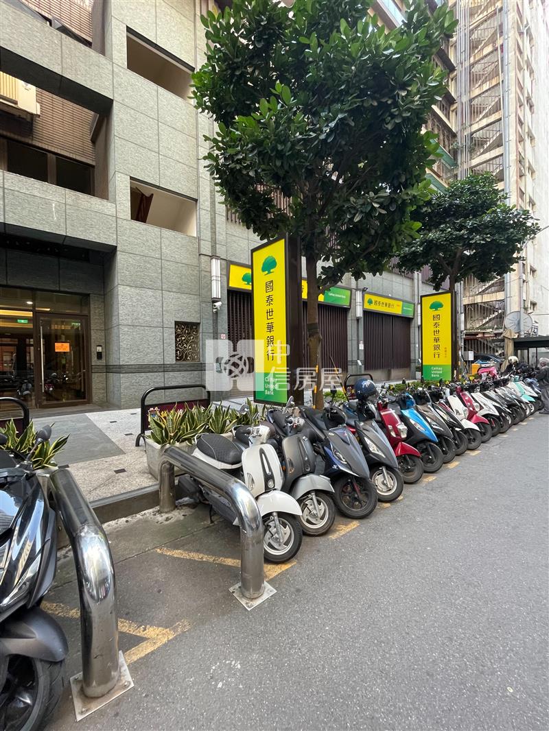 統領百貨旁*優質電梯2房車房屋室內格局與周邊環境