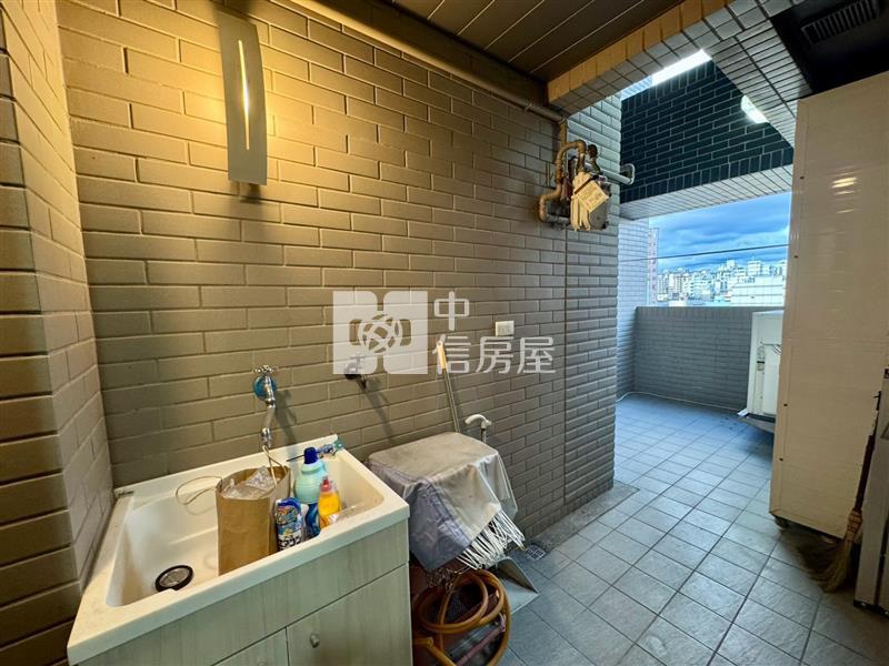 冠德文心綻兩房平車房屋室內格局與周邊環境