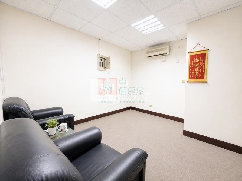 高鐵雙翼景觀辦公室房屋室內格局與周邊環境