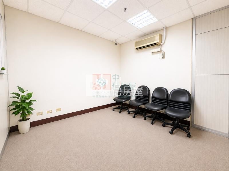 高鐵雙翼景觀辦公室房屋室內格局與周邊環境