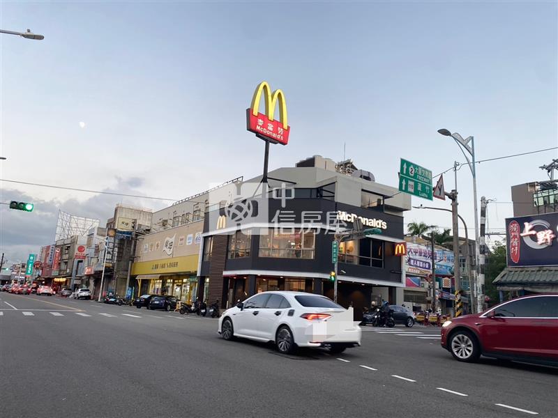 大園市區稀有電梯金店面房屋室內格局與周邊環境