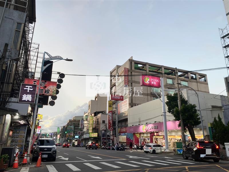 大園市區稀有電梯金店面房屋室內格局與周邊環境