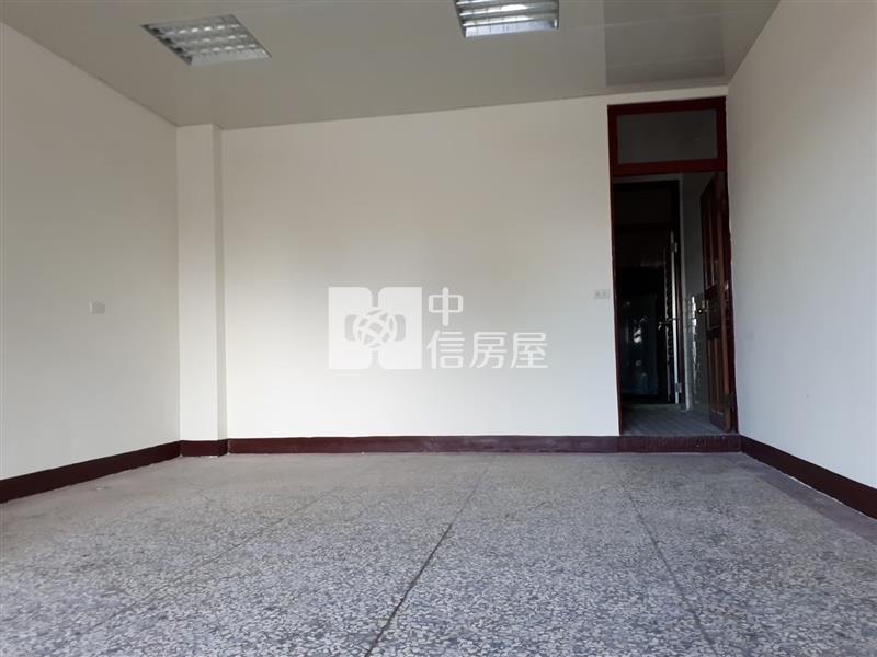 鎌村路低總價透天店住(專任)房屋室內格局與周邊環境