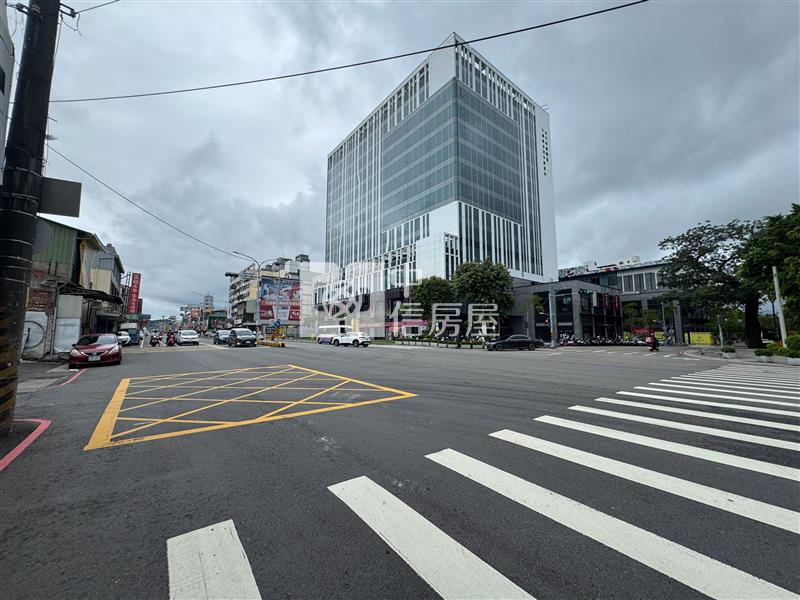 大里正中興路軟體園區黃金透店房屋室內格局與周邊環境