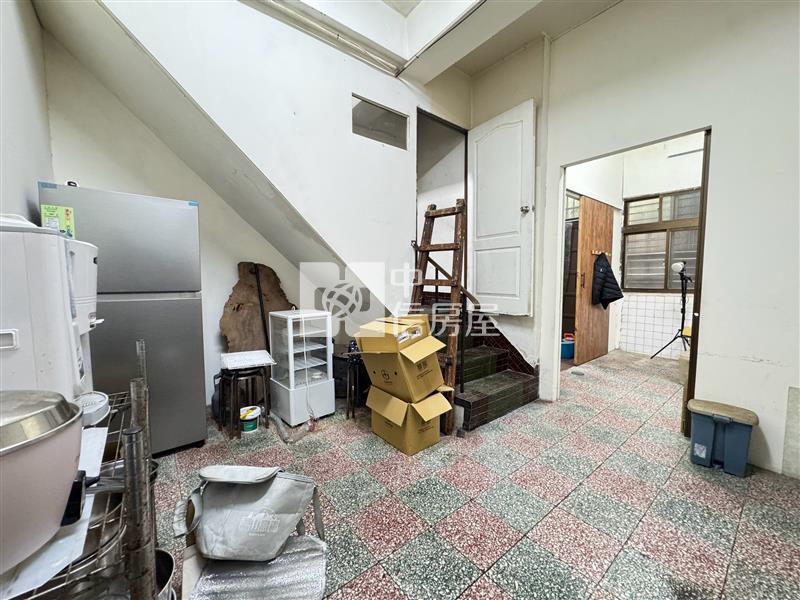 大里正中興路軟體園區黃金透店房屋室內格局與周邊環境