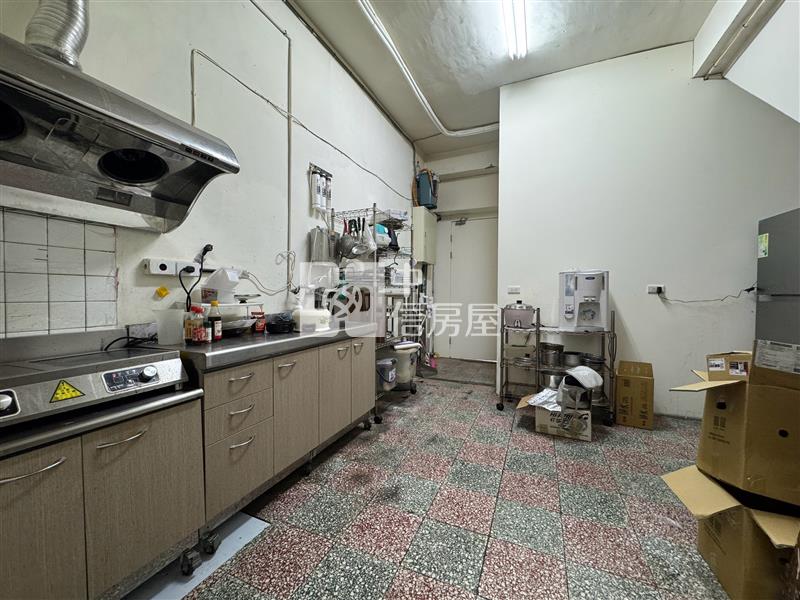 大里正中興路軟體園區黃金透店房屋室內格局與周邊環境