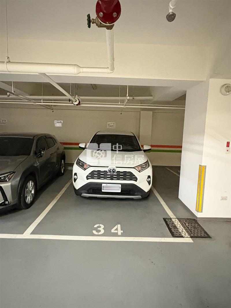 坐擁金庫上的三房平車美宅房屋室內格局與周邊環境