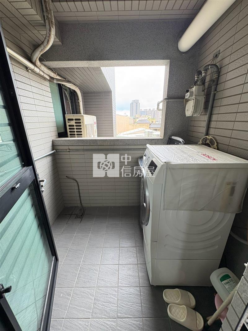 坐擁金庫上的三房平車美宅房屋室內格局與周邊環境