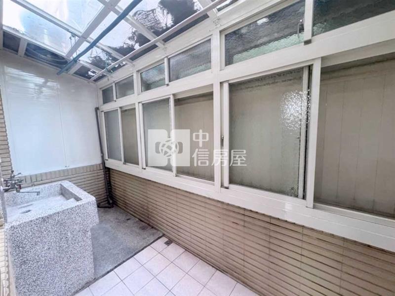 過嶺重劃區旁雙車別墅房屋室內格局與周邊環境