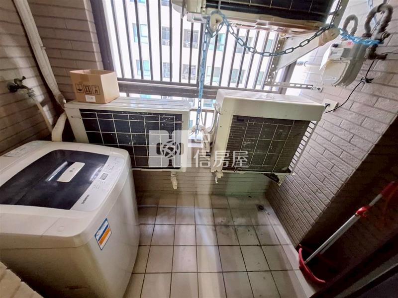 西屯中科國安一路新杜拜朝南2房房屋室內格局與周邊環境