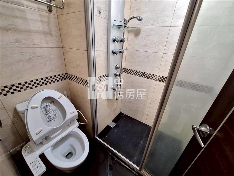 西屯中科國安一路新杜拜朝南2房房屋室內格局與周邊環境