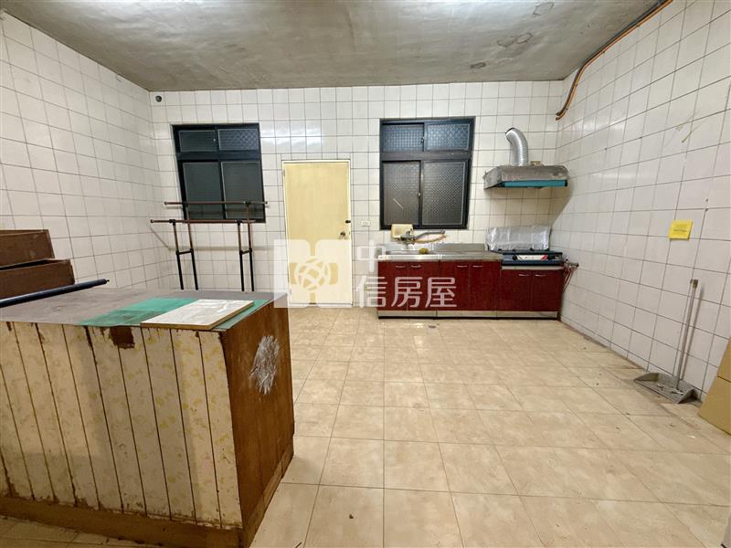 市府特區文康街大坪數三房