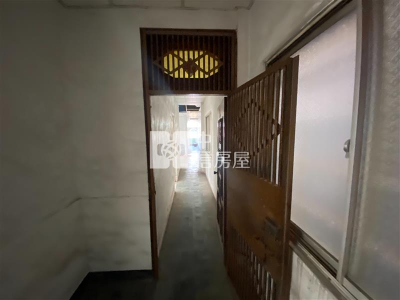 火車站前邊間大透天金店面房屋室內格局與周邊環境